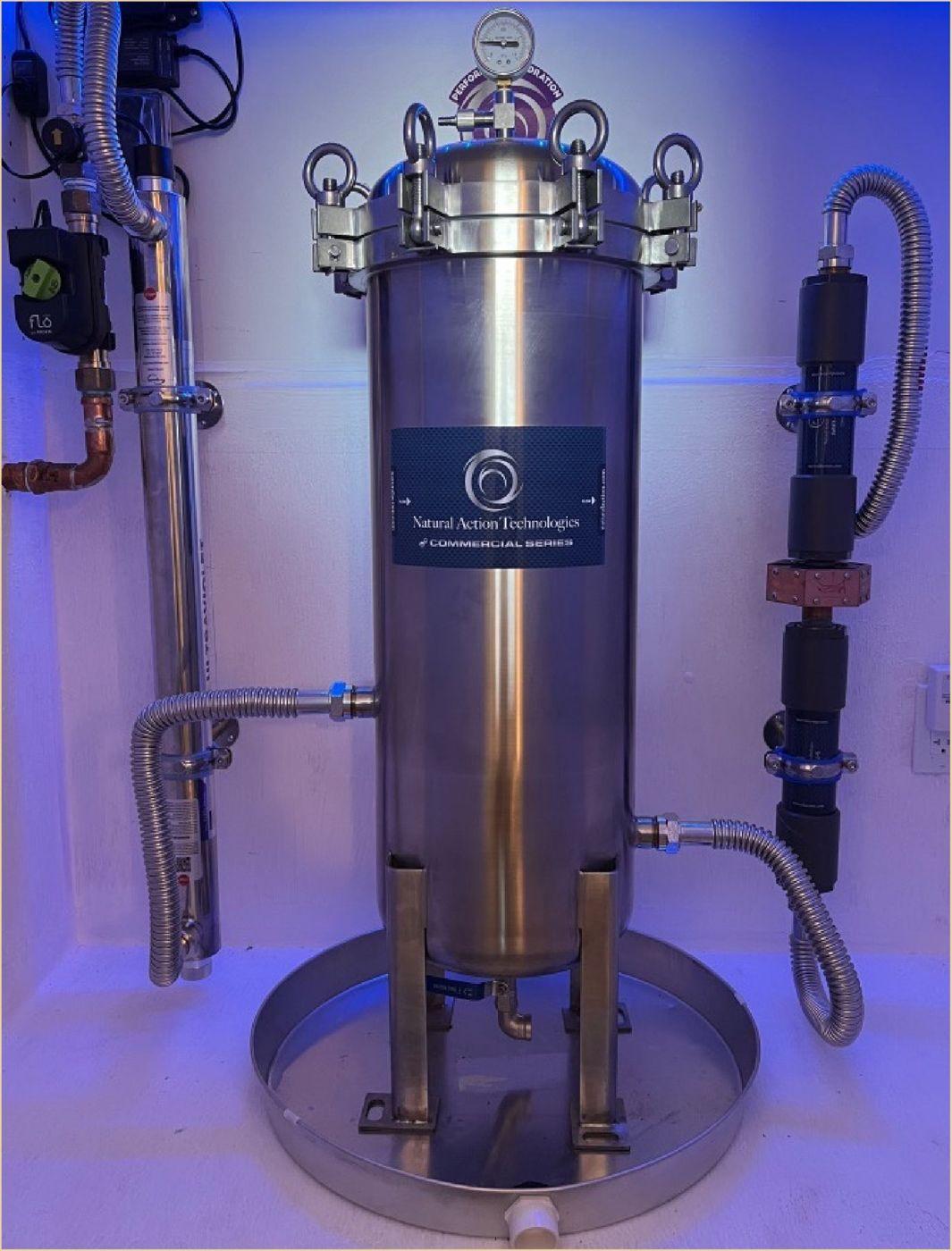 Stainless whole-home water filtration vessel
